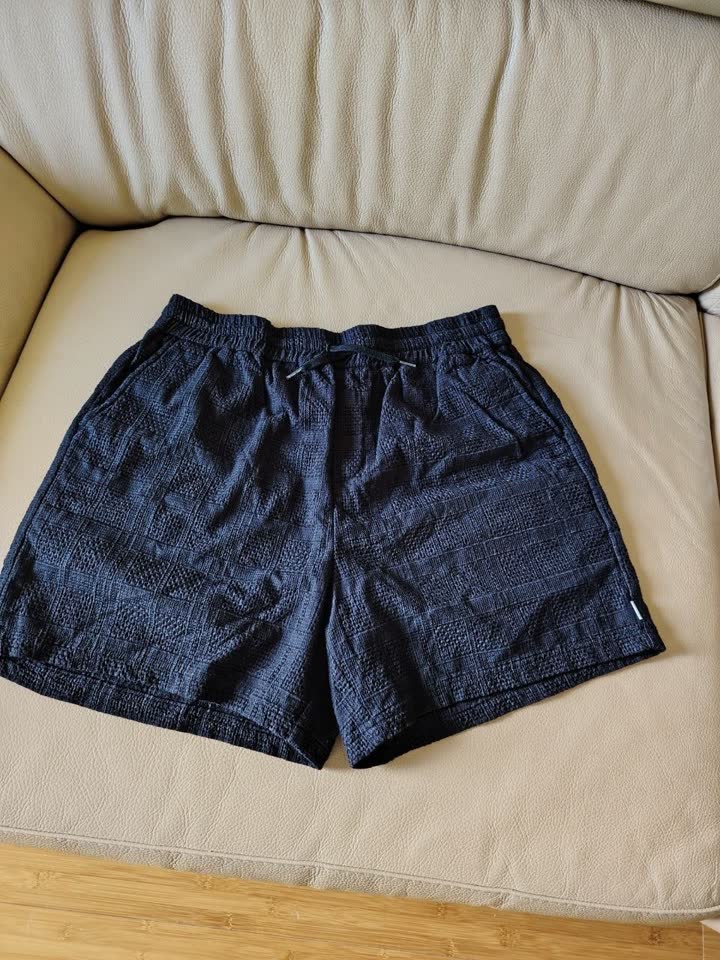 Продам шорты Les Deux