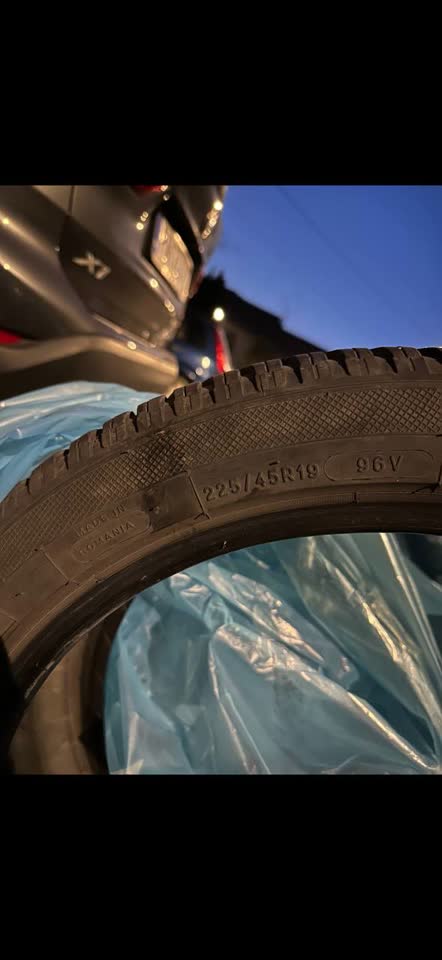 Комплект б/у резины 225/45 R19
