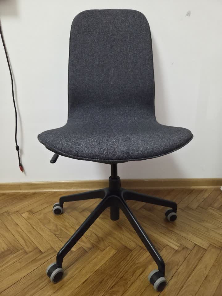 Продаётся стул из икеи офисный