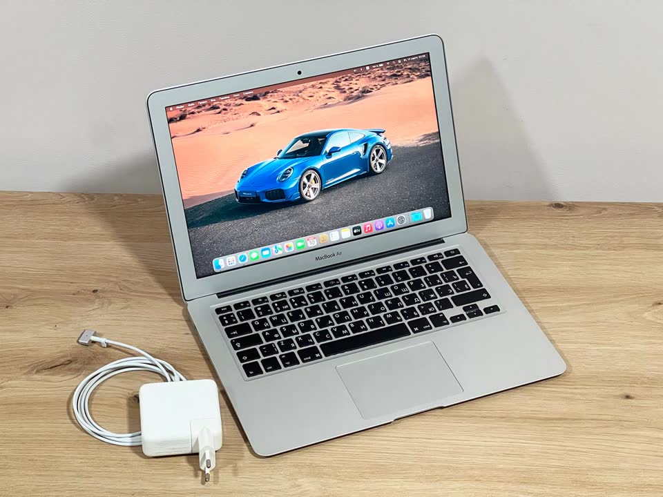 Apple MacBook Air 13-inch (2017)