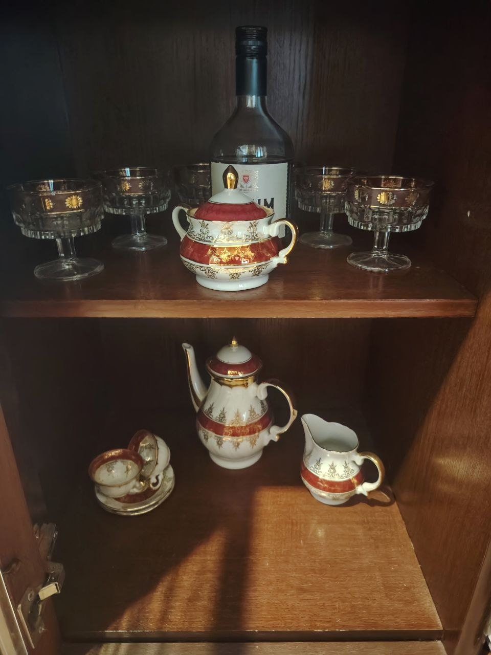 Dva porcelanska servisa — Beograd