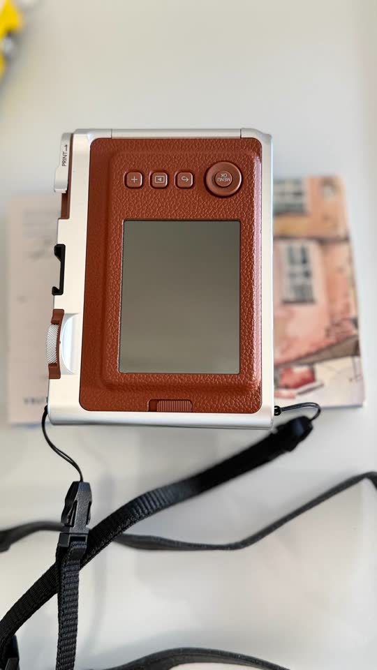 Продам Fujifilm Instax Mini Evo (Brown)