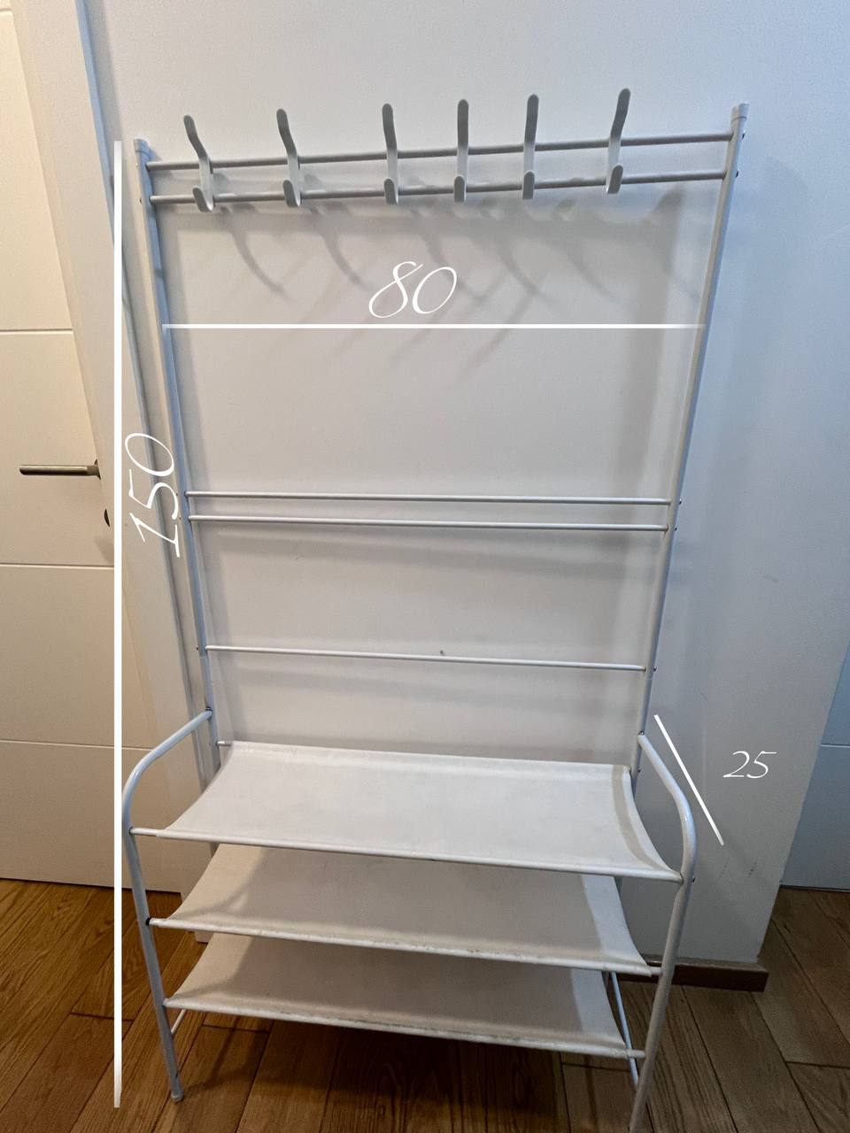 Prodaje se vešalica za predsoblje