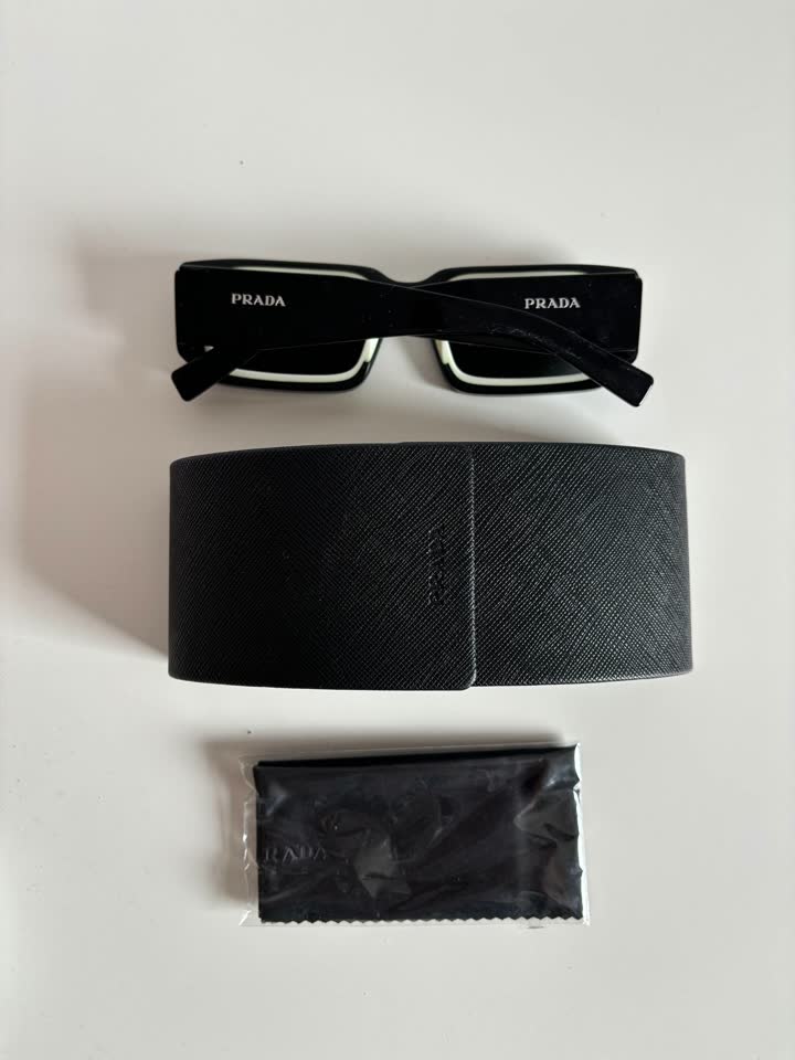Очки Prada PR 06YS