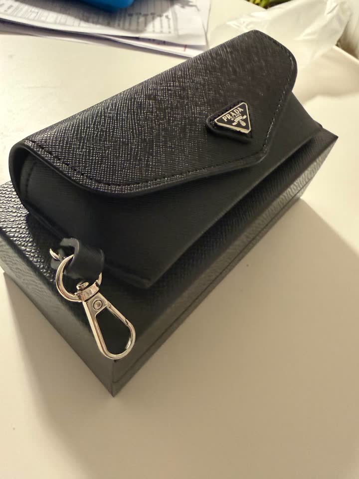 Prada Saffiano Leather Mini Pouch / Eyeglasses Case (оригинал)