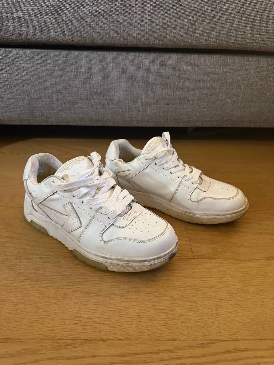 Продам белые кроссовки Off-White