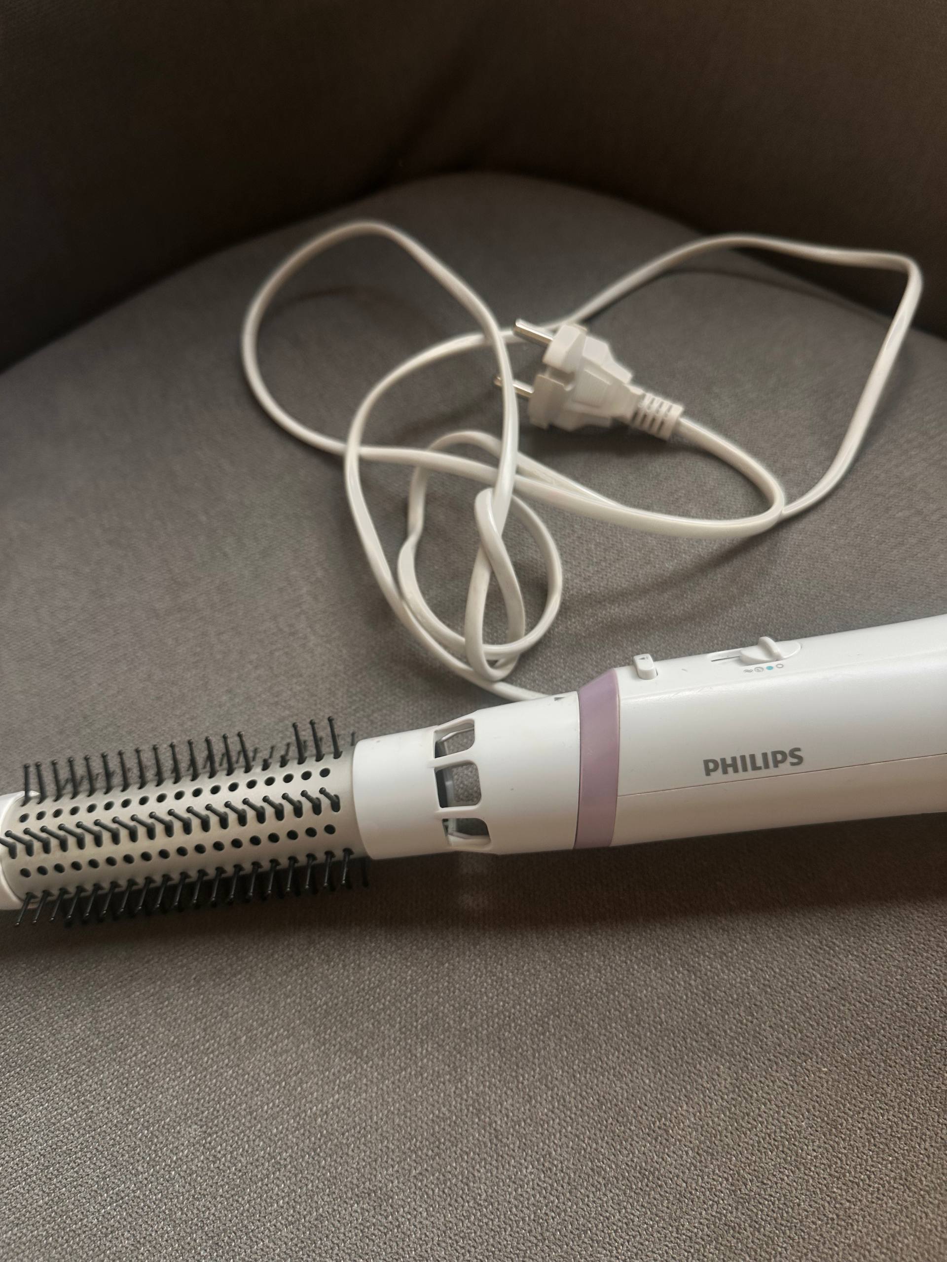 Фен-щетка Philips EssentialCare