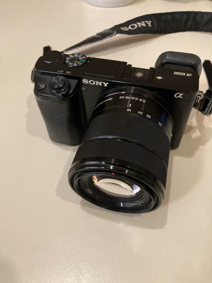 Sony a6000 with e-mount lens 3.5-5.6/18-55