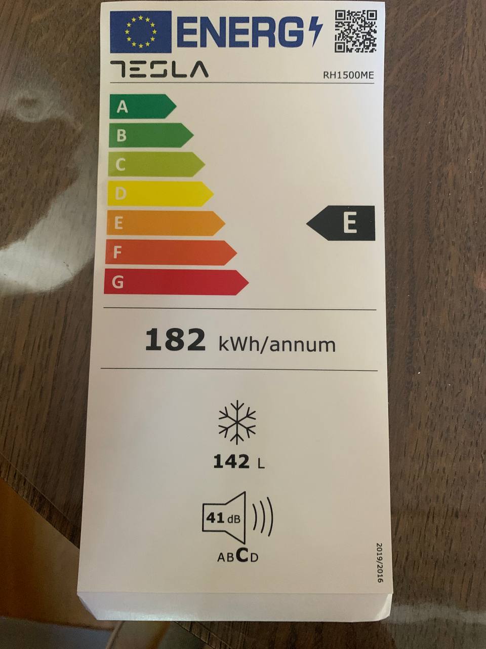 Продаём морозильную камеру TESLA RH1500ME