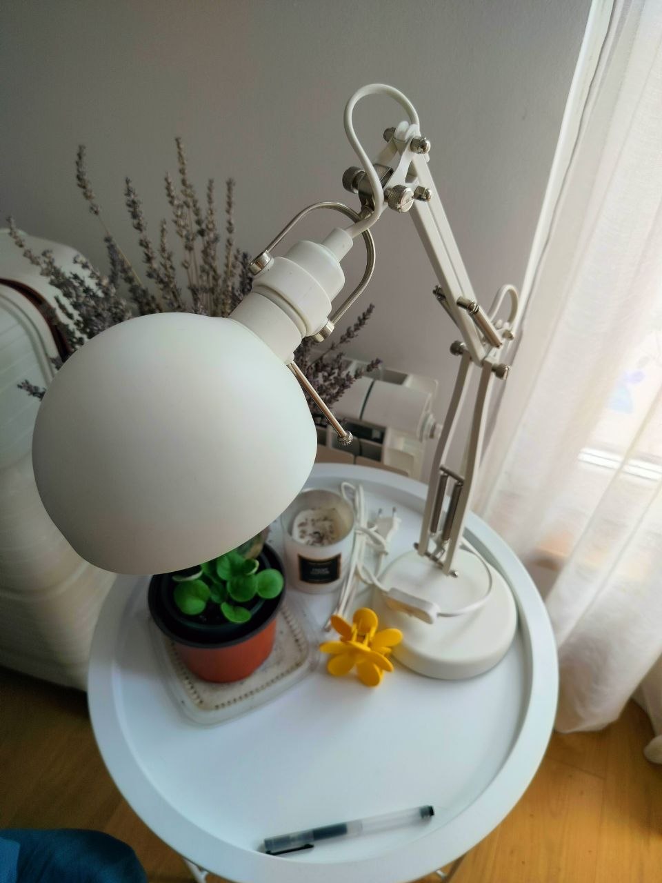 IKEA FORSA lampa bela