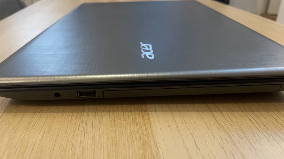 Prodajem Acer Aspire E5-575G