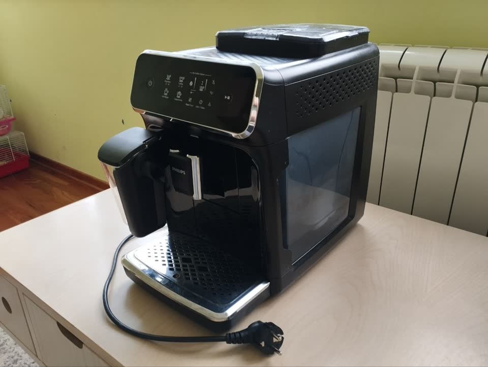 Кофемашина Philips Series 2200 LatteGo (модель EP2230/10)
