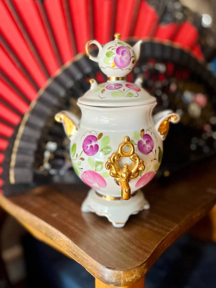 Dekorativna servirna šećernica-samovar