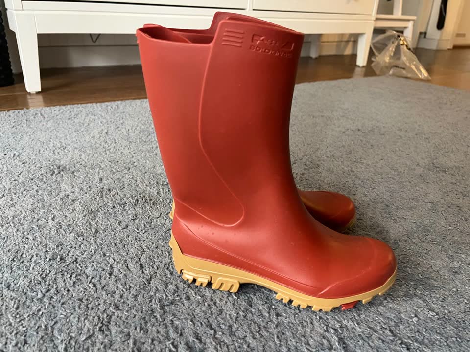 Продам детские сапоги 34р