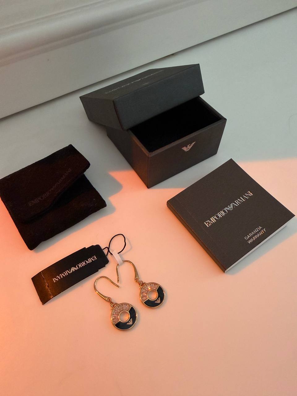 Новые серьги Emporio Armani Essentials