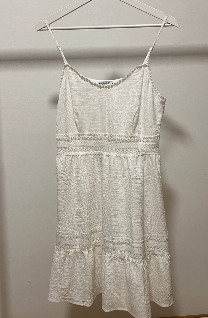 1.М 400 динар 2. h&M м 1500 динар 3.Zarina M 1400 динар 4.Итальянское платье 1000 динар 5.М 