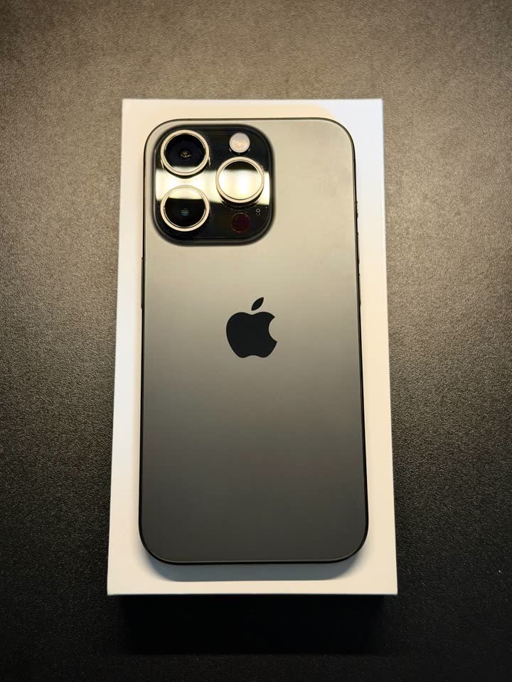 Iphone 15 pro 128 gb esim only / MacBook air 13 m5 16/512 Silver / Apple usb-c 140w