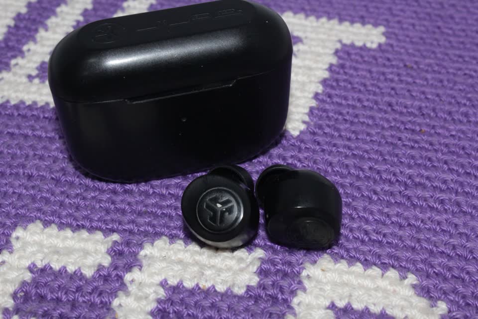 Продам блютуз наушники внутриканальные Jlab Go Air Pop
