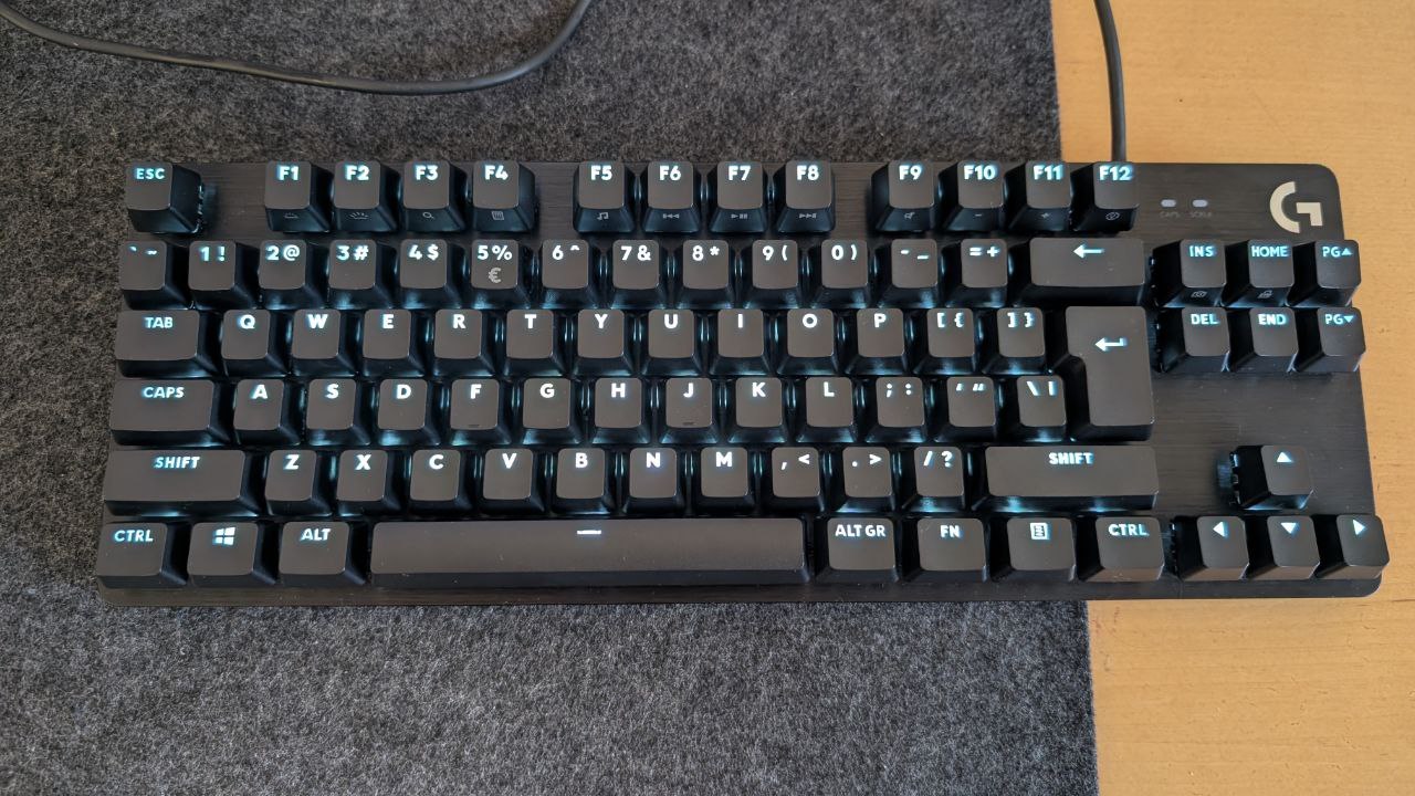 Prodajem mehaničku tastaturu Logitech G413 TKL SE