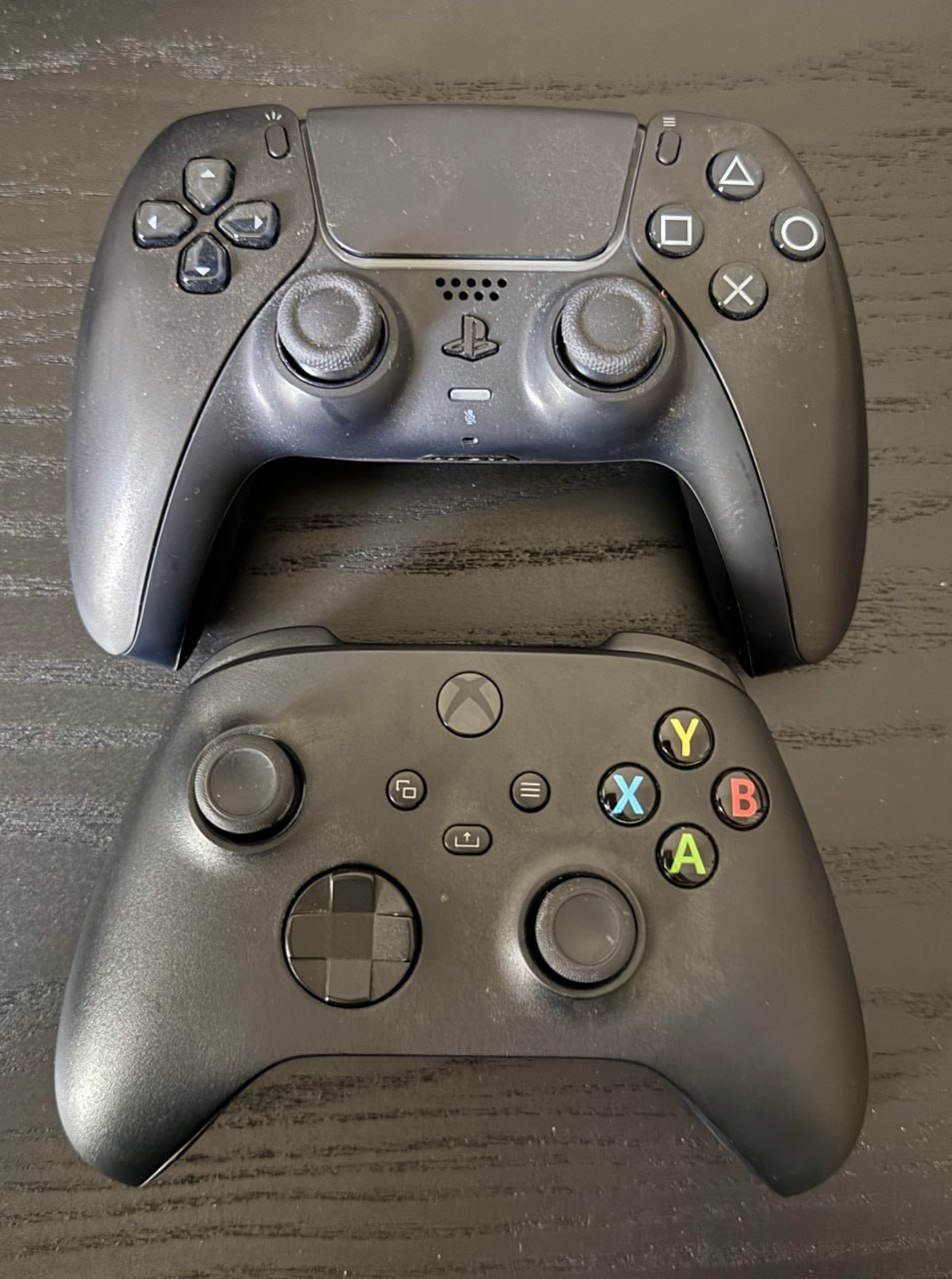 Геймпады Sony PS5 DualSense и Xbox Series X/S