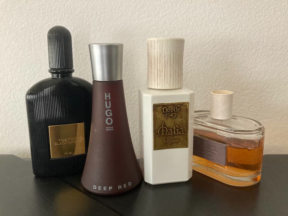 1. Tom Ford, Black Orchid 30/50 (за 5500дин) 2. Boss, Deep Red 30/50 (за 1600дин) 3. [БРОНЬ]