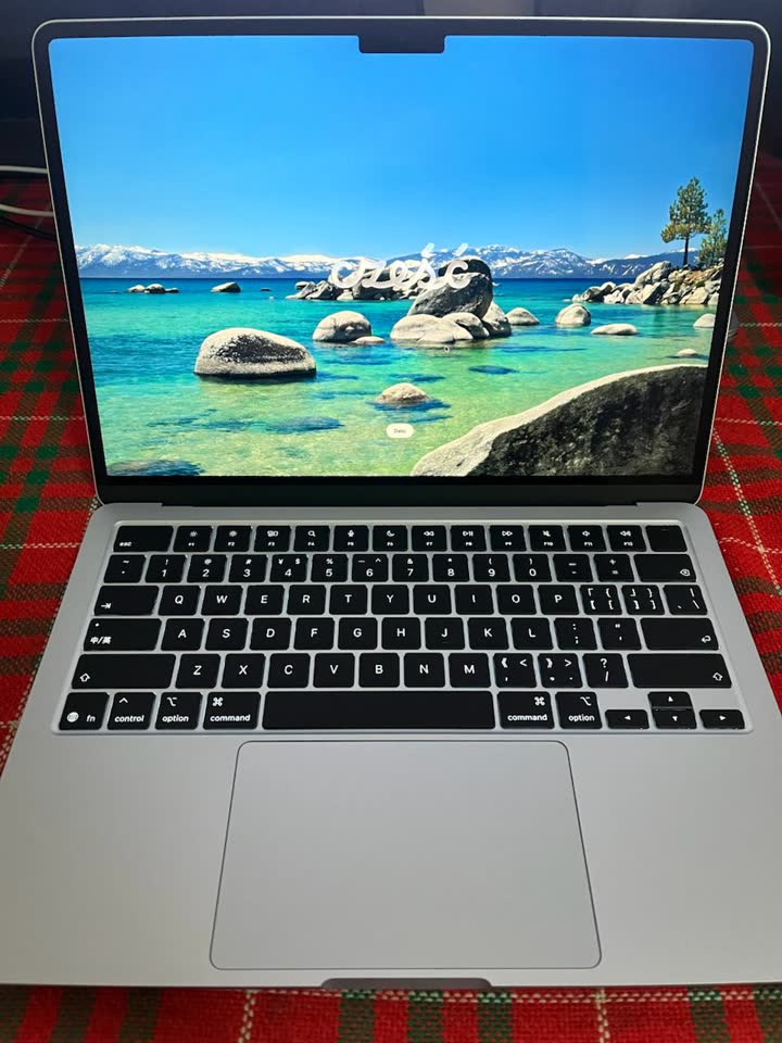 Продаю MacBook Air 2026 M5 13”