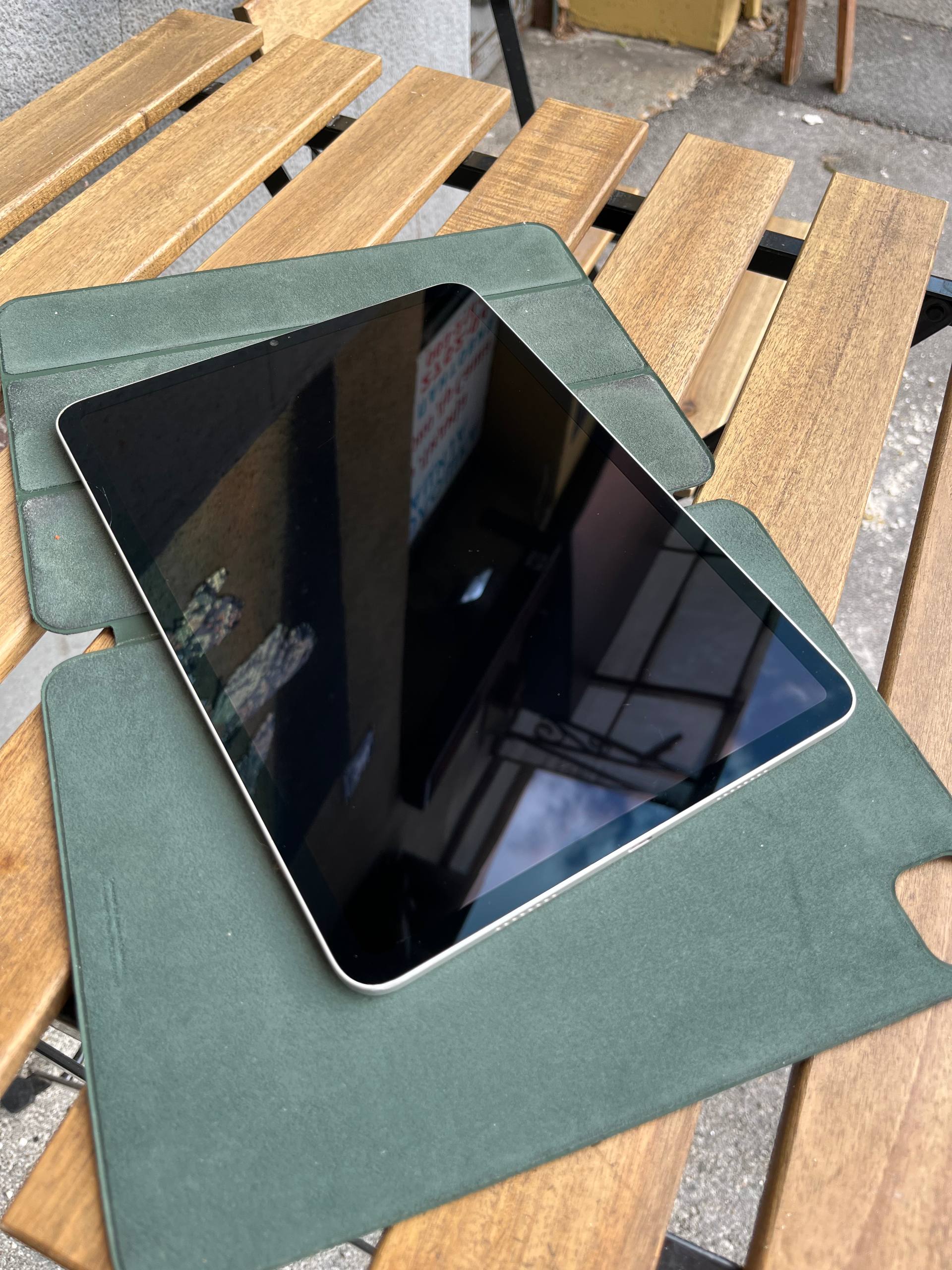 Продам iPad Pro M2 (128 GB) или рассмотрю обмен на MacBook. Устройство в хорошем состоянии,