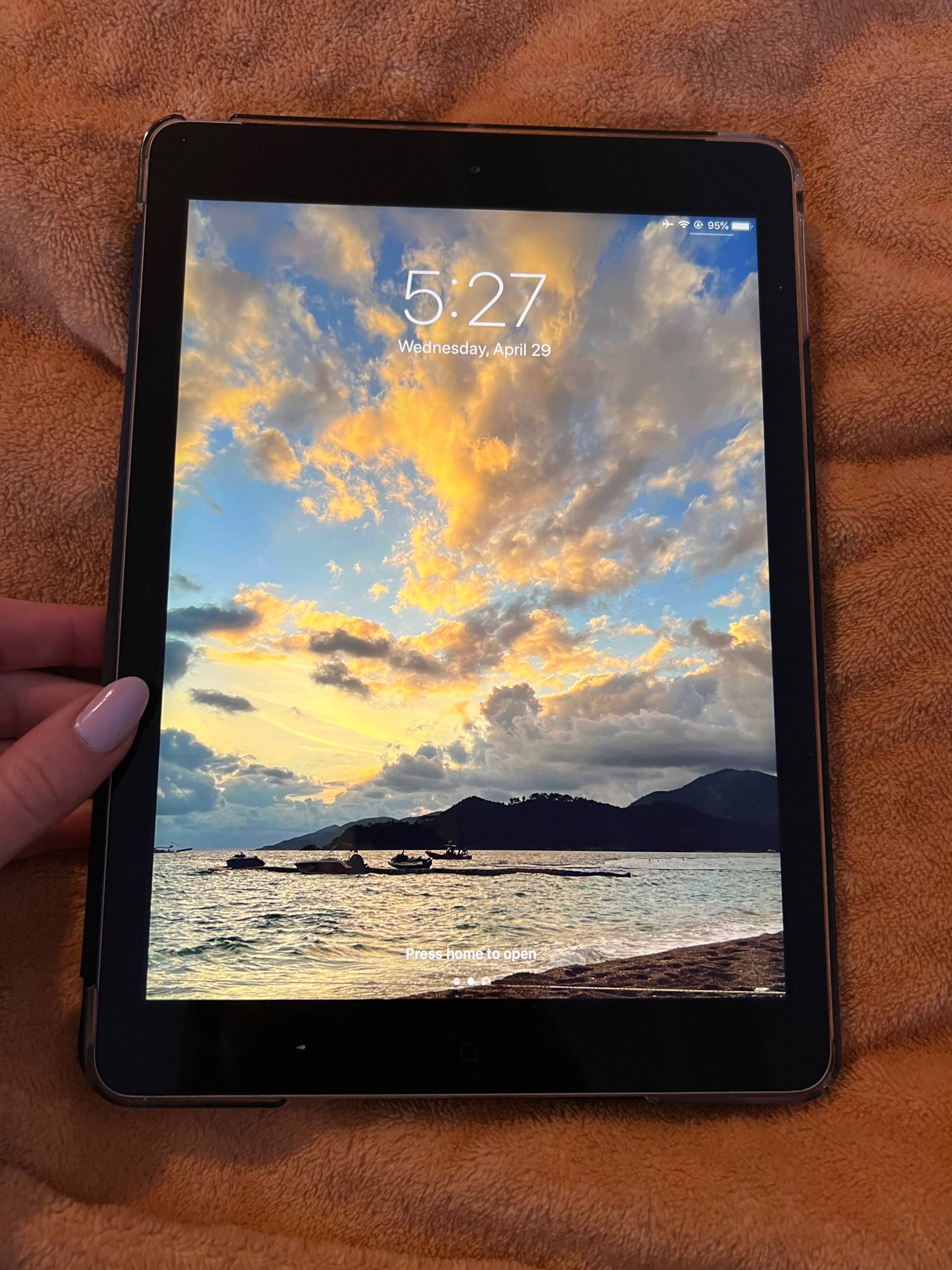 Poklanjam iPad Air za 100€