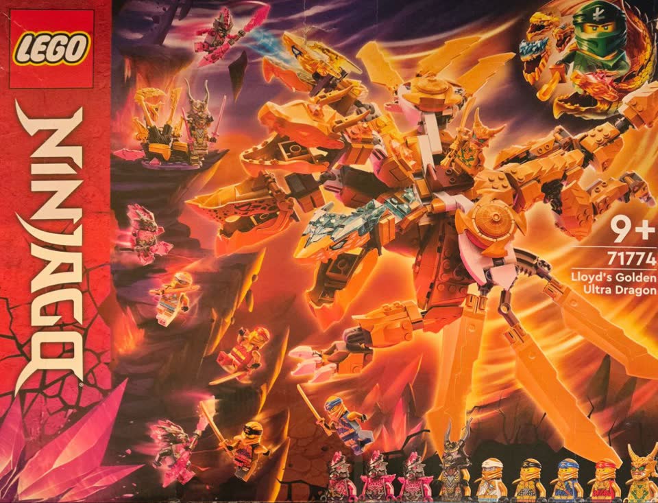 Продам набор Lego Ninjago Lloyd's golden ultra dragon