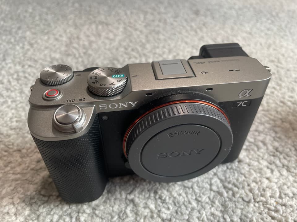 Sony A7C + 28-60 kit + 50mm f/1.8