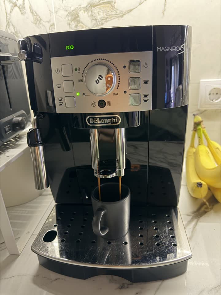 Продажа кофемашины DeLonghi и зеркала Икеа
