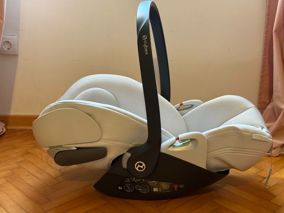 Автолюлька 0+ с вкладышем для новорожденных Cybex Cloud t i-size plus