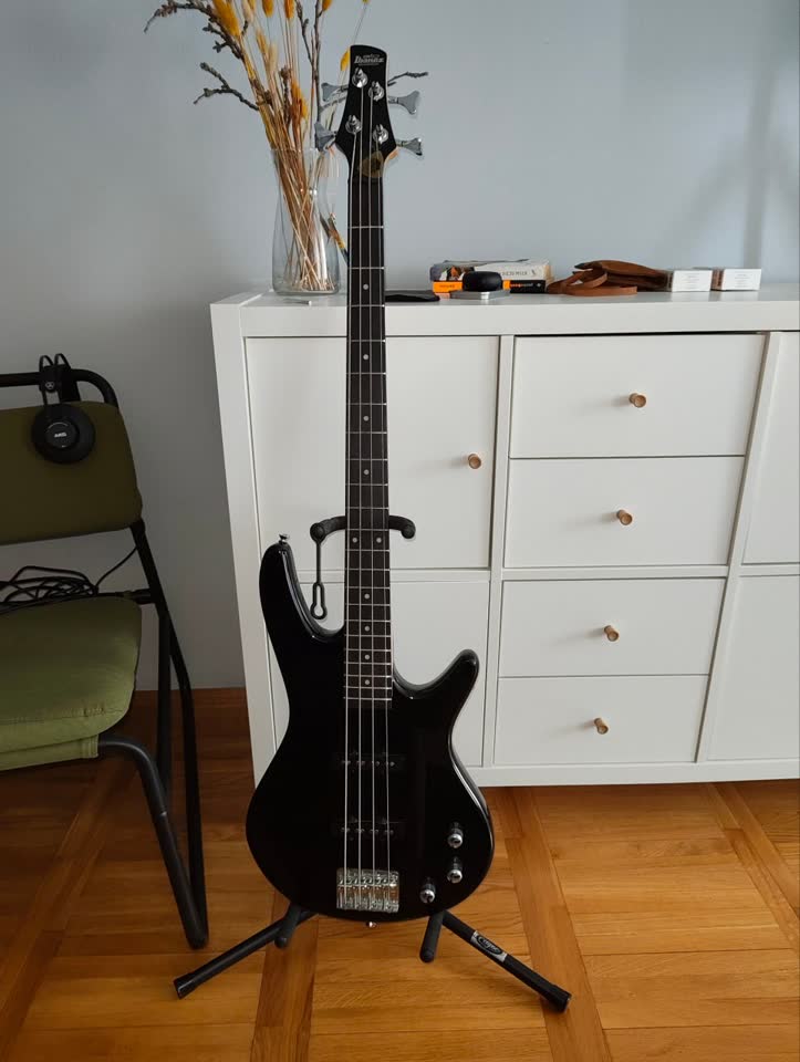 Бас-гитара Ibanez GSR180-BK