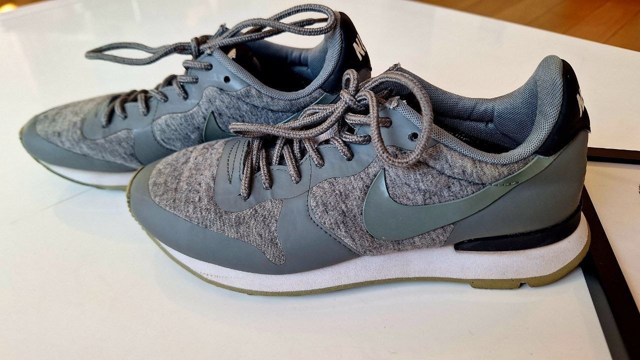 Кроссовки Nike