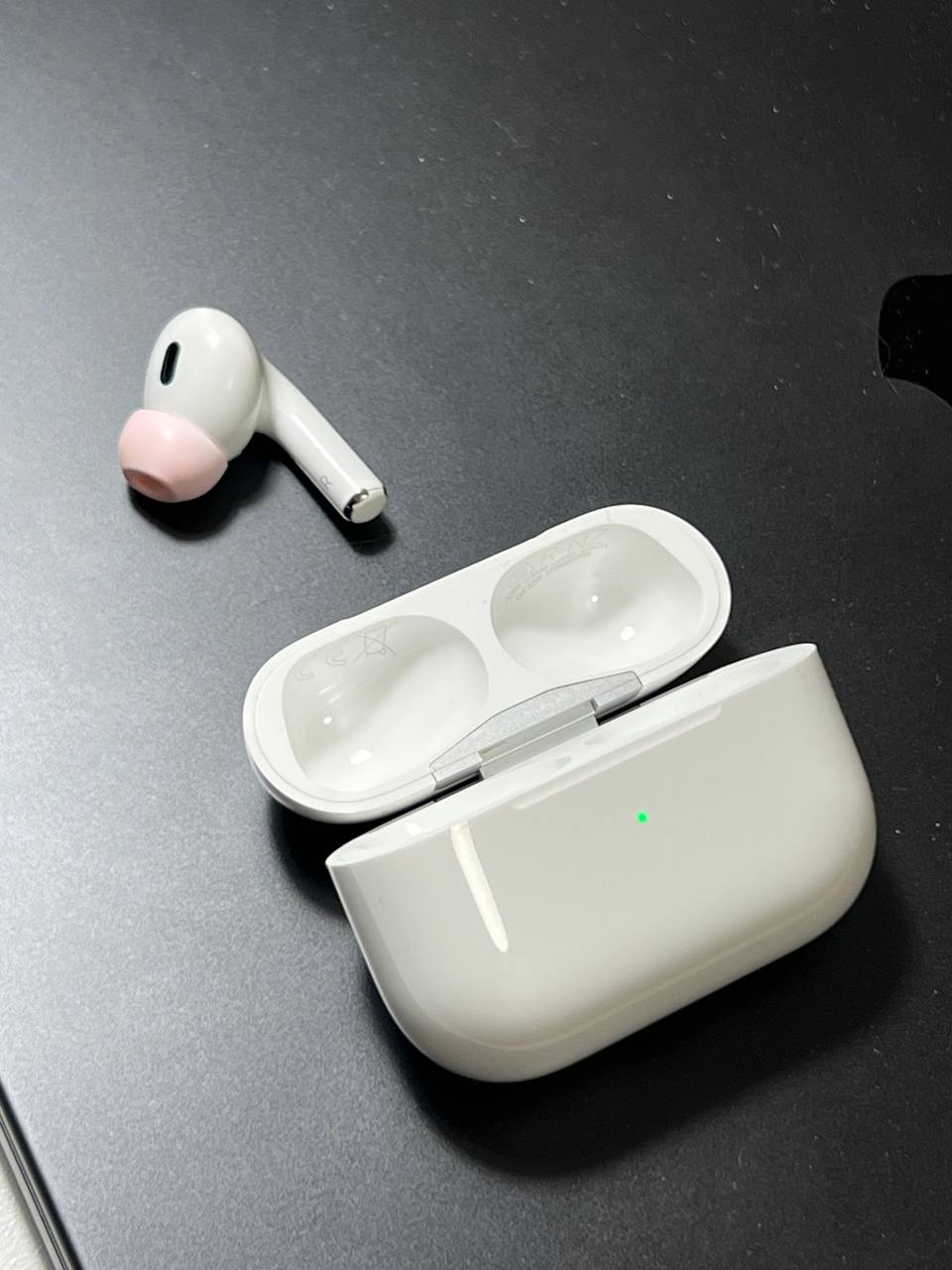 Prodajem AirPods Pro 2 usb-c