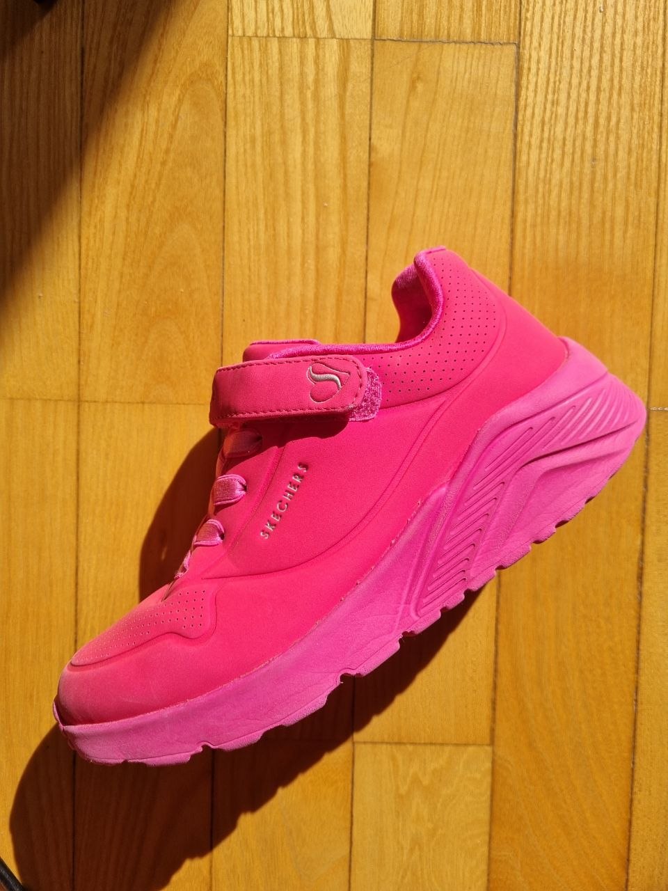Skechers patike broj 33