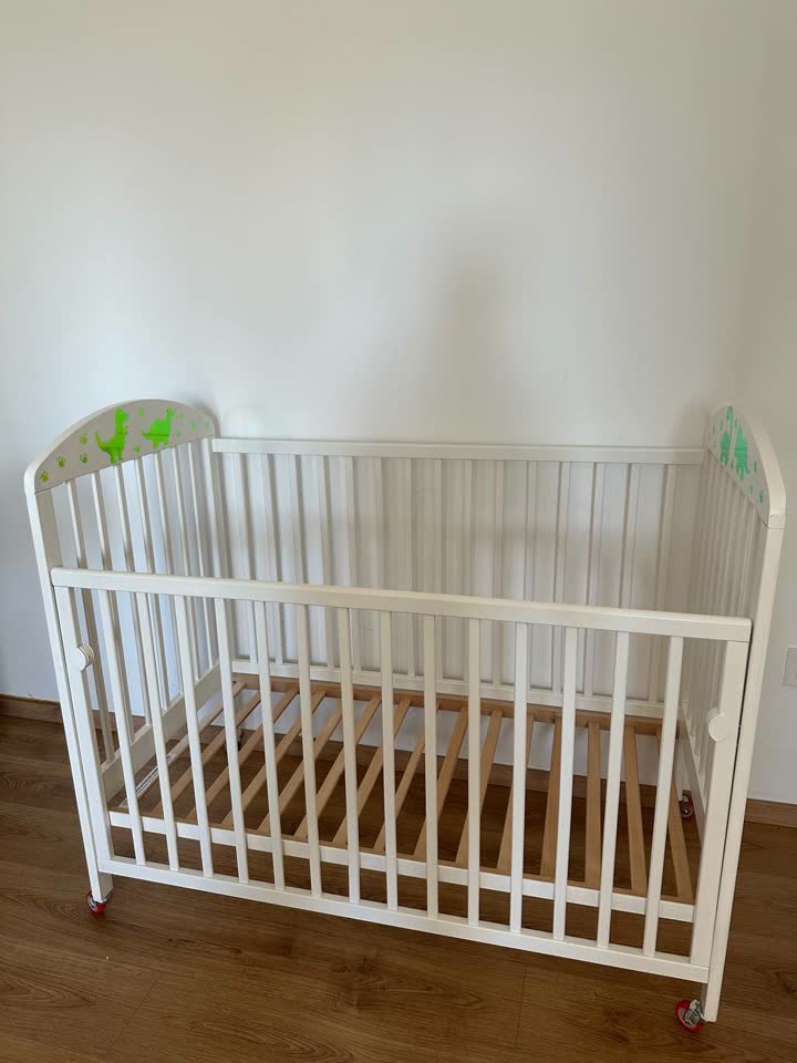 Продам детскую кровать Bambino