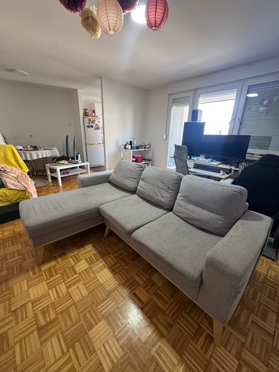 Ugaona nesklopiva sofa