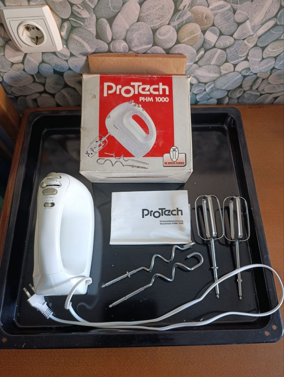 Отдам миксер немецкой марки ProTech..работает..но корпус немного рассоединяется..надо придер