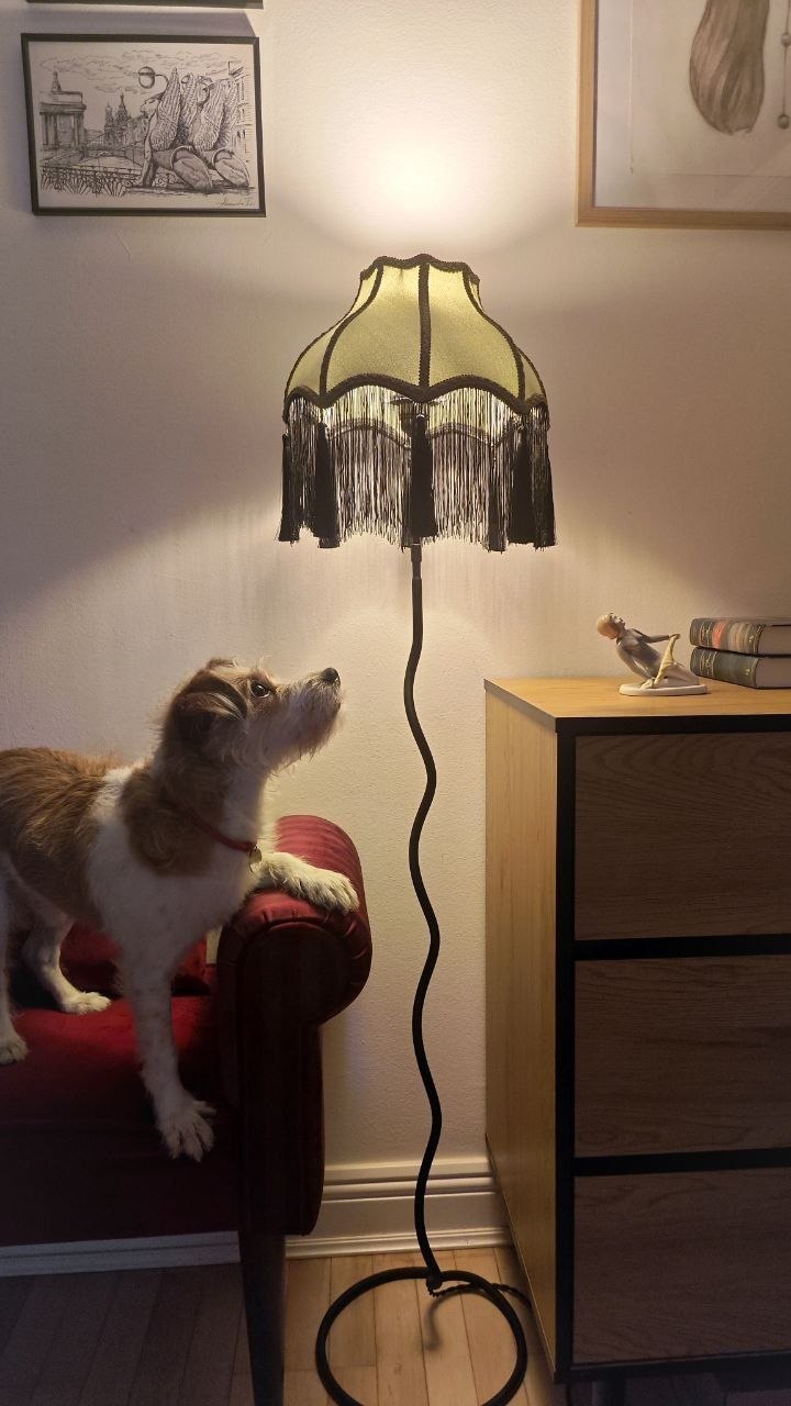 Vintage ručno rađena podna lampa