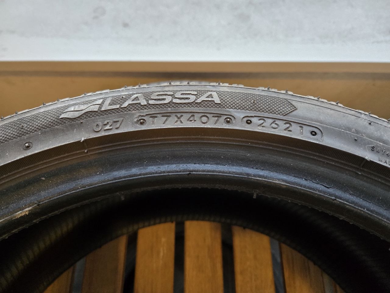 Poklanjam gume 225/45/R18