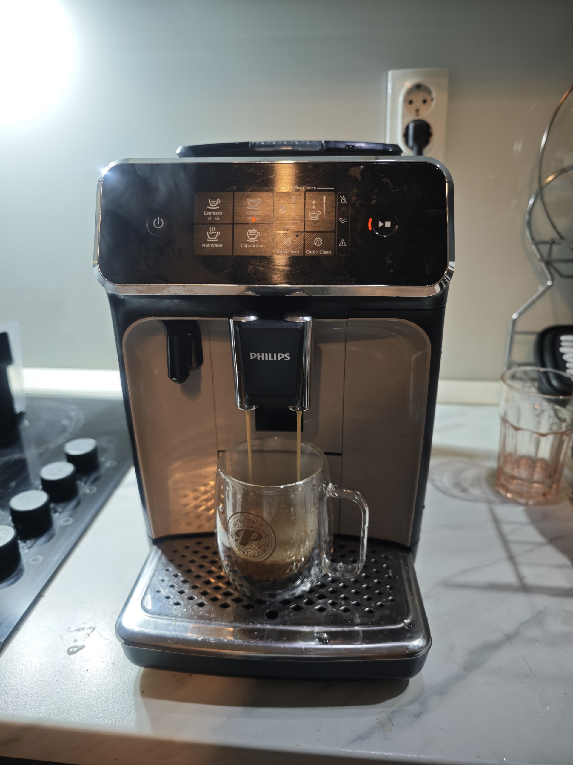 Продам кофемашину Philips EP2035