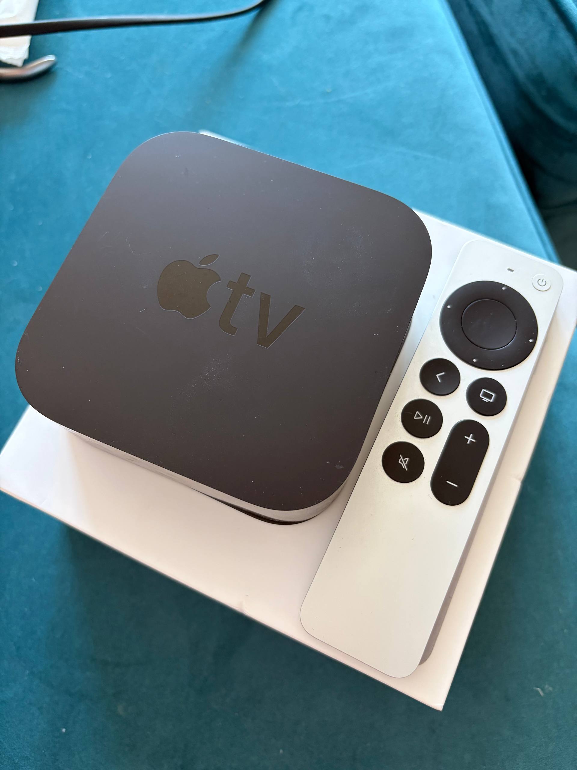 Apple TV 4k (3 generacija, poslednja) u savršenom stanju, gotovo da nije korišćeno
