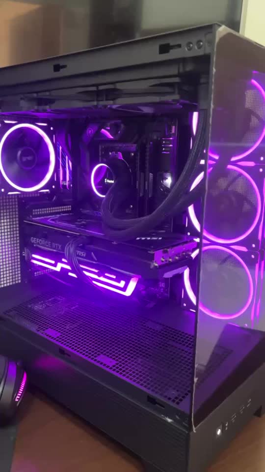 Prodajem moćan gejming PC u idealnom stanju