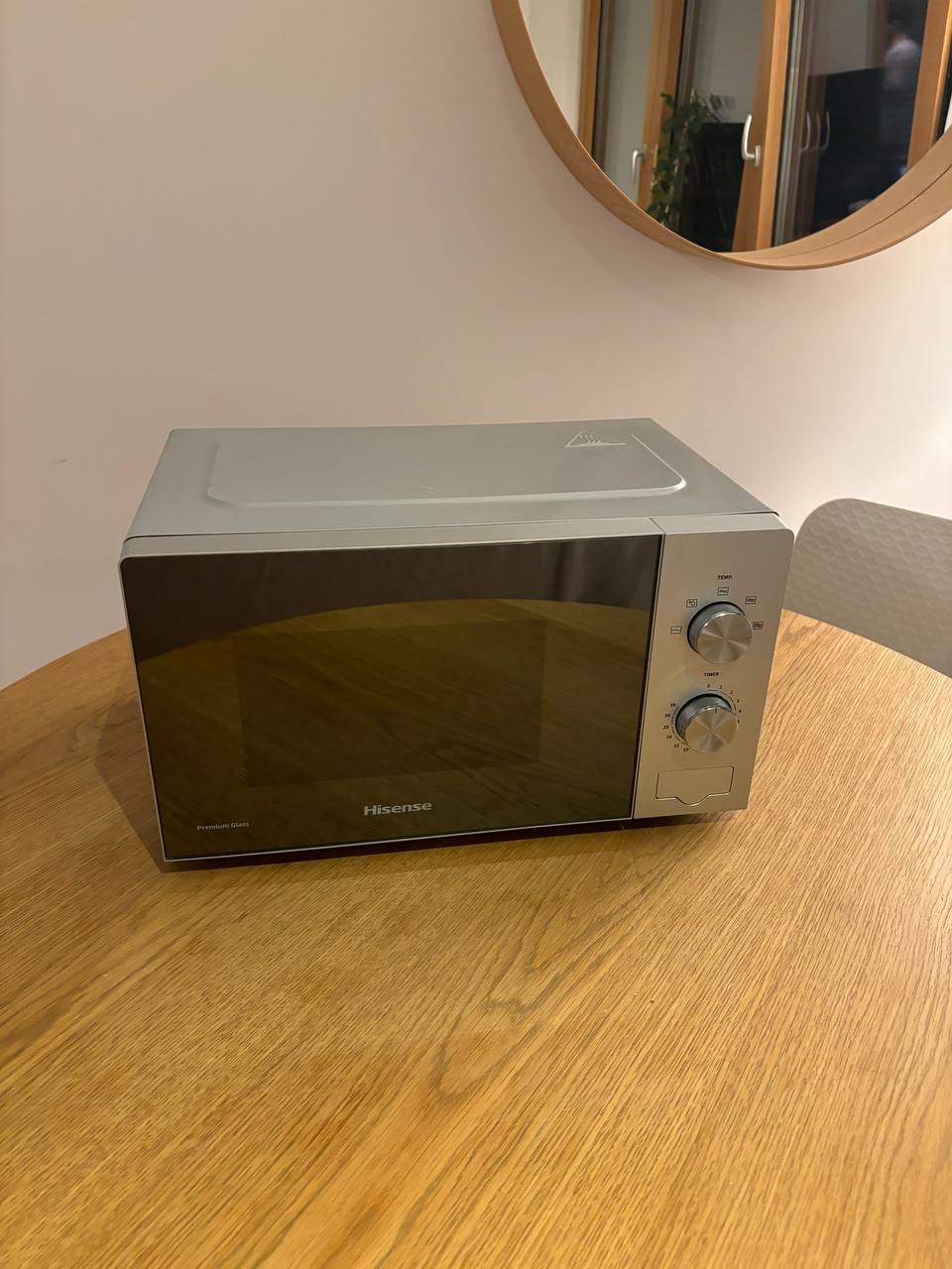 Hisense H20MOMP1 mikrotalasna pećnica (20 l, 700 W)