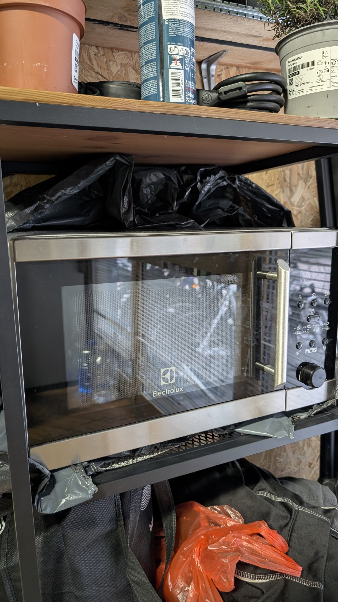 Mikrotalasna pećnica sa grilom Electrolux EMS20300OX