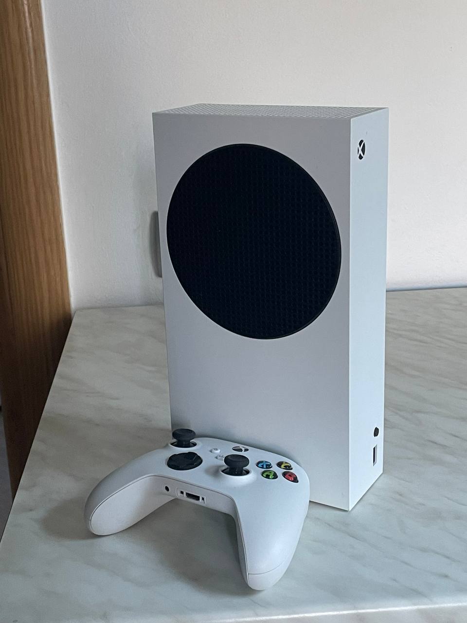 Prodajem XBox Series S 512Gb