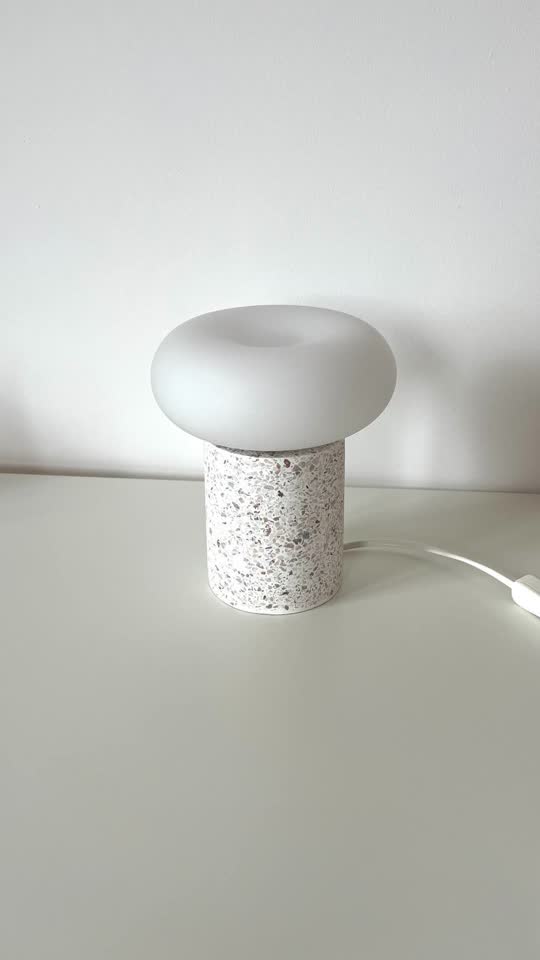 Ikea лампа LERSKIFFER + лампочка MOLNART