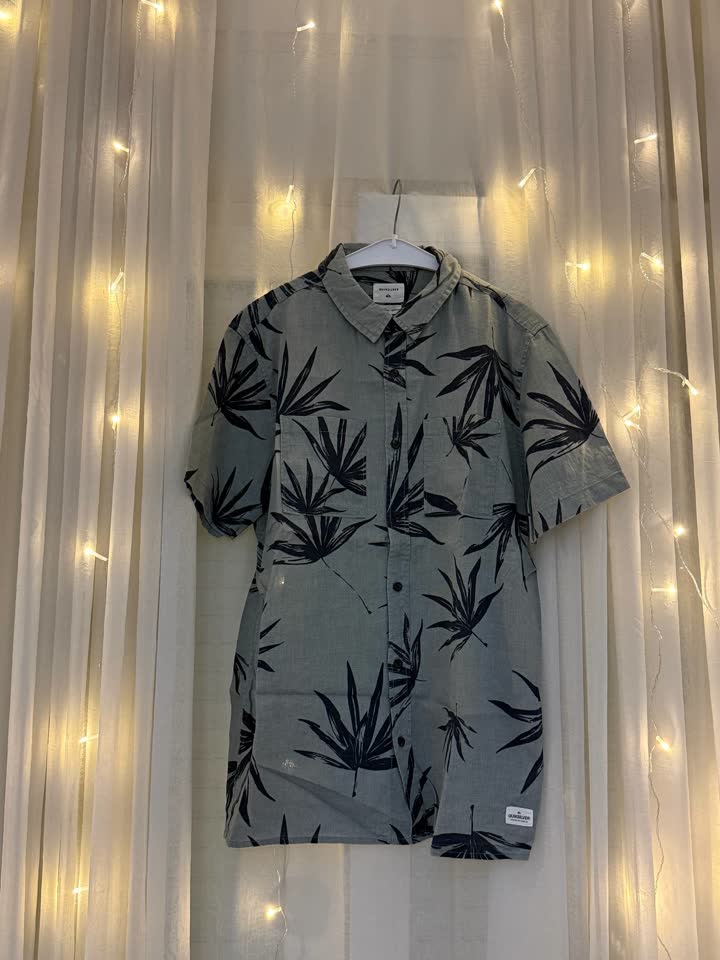 1. Рубашка Quiksilver, ткань - хлопок и конопляное волокло.