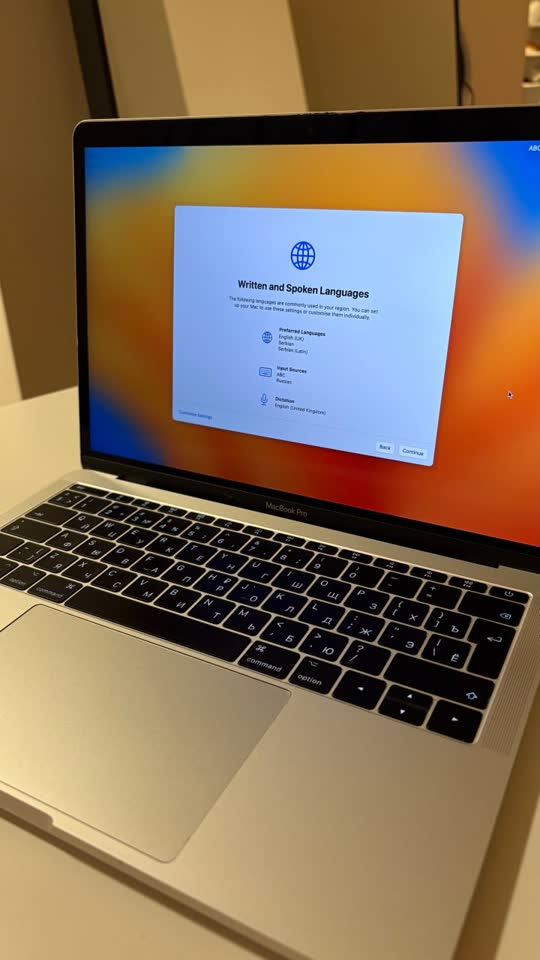 Продаю MacBook Pro 13 (2017)
